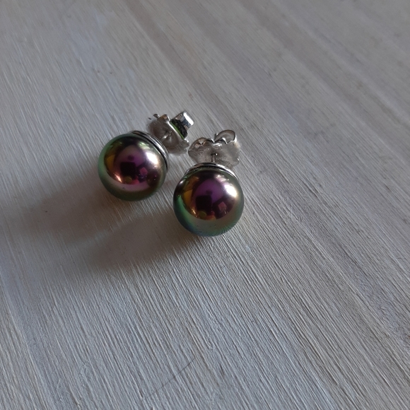 Majorica pearl earrings silver hardware - Picture 2 of 4